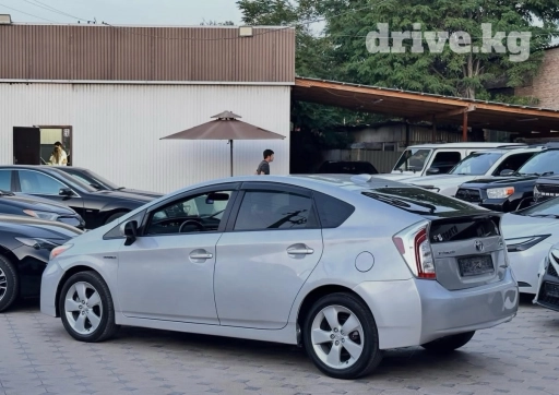 Продаю в хорошем состоянии Toyota prius