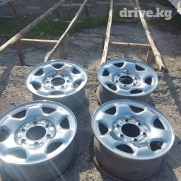 Орегиналные хромированные Диски Шикарно смотрятся на джипах . R-15