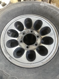 Продаю оригинальные диски с резиной r15, резина 2 балкона на добивку