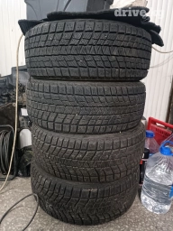 Продам зимнюю резину новая 22 год выпуска
215/50/17