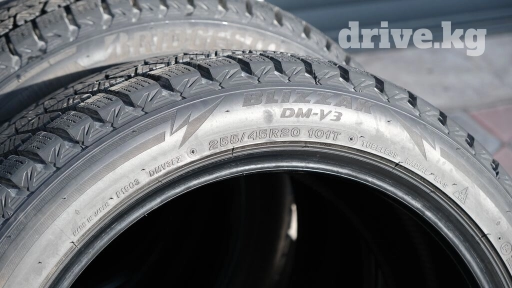 Шины 255 / 45 / R 20, Зима, Б/у, Комплект, Внедорожные (АТ/МТ), Япония, Bridgestone