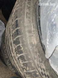 Продам шины 275/35ZRF20 ROADX лето комплект 
Звонить по номеру + +