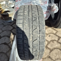 Продам резину в отличном состоянии 215/45/R17 шишек и грыж нету торг