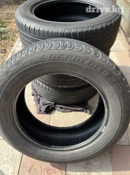 Шины в хорошем состоянии, летние.
Размер 235/60R18