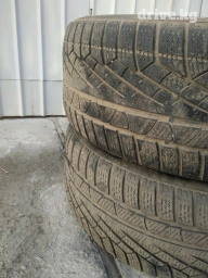 Продается б/у резина (одна пара ) в хорошем состоянии! 235/50/18