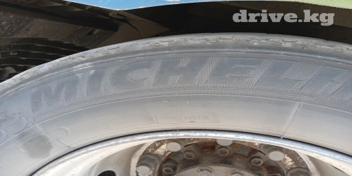 Michlen, 295/60/22.5, резина не нарезалась, 3 шт. каждое колесо 5000