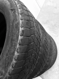 Г.Ош б/у шины размер 225/65/R17 звоните если интересует