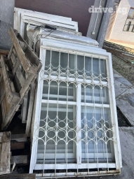 Продается резина, деревянные оконные рамы.срочно. Обращаться по