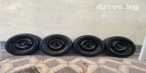 Шины 215 / 60 / R 16, Зима, Б/у, Комплект, Легковые, GoodYear