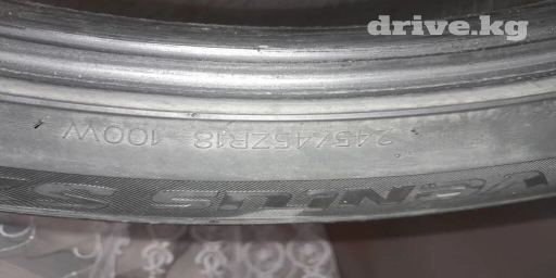 Продаю шины разнопар r18 низкапрофиль может на один сезон может на
