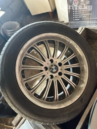 Продаю летние шины комплект с запаской на BMW X5 275/45/19 страна