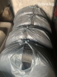 Продаю 215/60/16 
 Стояли на Камри
Как новые 2022г