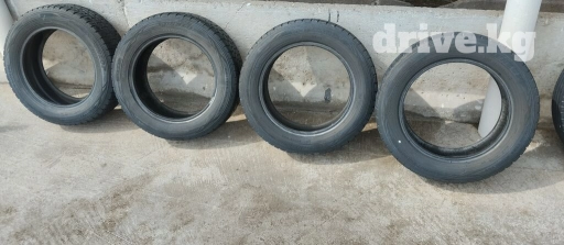 Продаю покрышки 16 цена 5000 сом за комплект на одном есть дырка