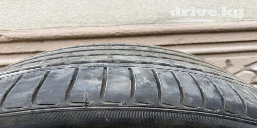 Продаю летнюю резину на х5 разноширокая Откатали 1 сезон KINFOREST