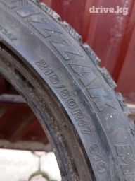 Продаю R17 215/50 одна, R17 225/45 одна . Обе на запаску