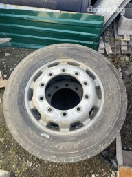 Шина размером 315/60R22.5 
Только звонить