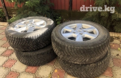 Срочно Продаю комплект дисков с зимней резиной от Lexus LX 570