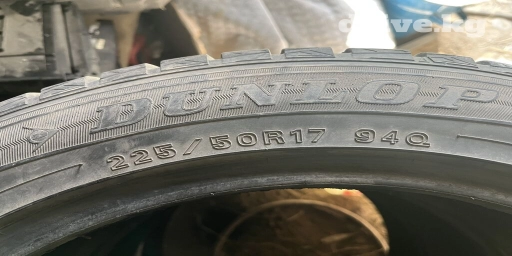 Шины 225 / 50 / R 17, Зима, Б/у, Легковые, Dunlop