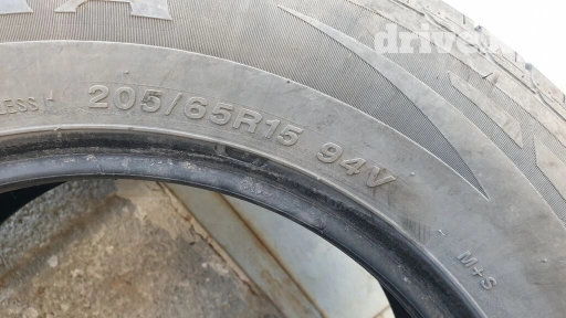 Тез арада 1) 205/65R15 жайкы 2 даана (лето 2шт) 2) 215/45R17 жайкы 4