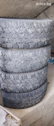 Продаю комплект шин шины лето стояли на делике износ разный Китай