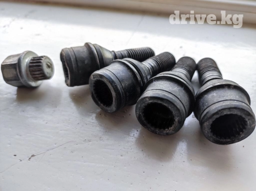 Секретный ключ с болтами от БМВ x5 оригинал немецкий