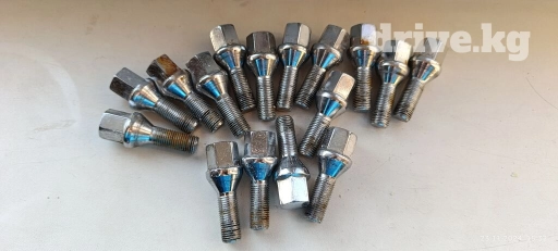 Колесные болты М12х1,25 Подходят на ВАЗ и другие модели авто. 16 штук