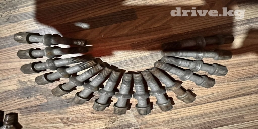 Болты на мерседес 15шт оригинал 
За 1800сом