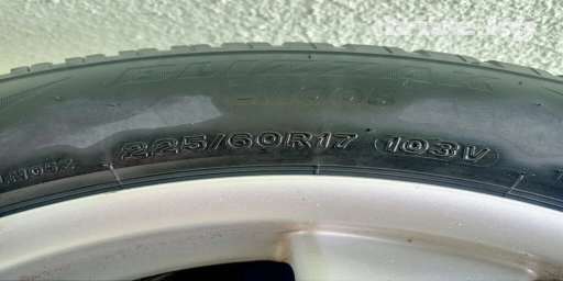 Продается зимние колеса на Лексус 330. (б/у) Родные. тел