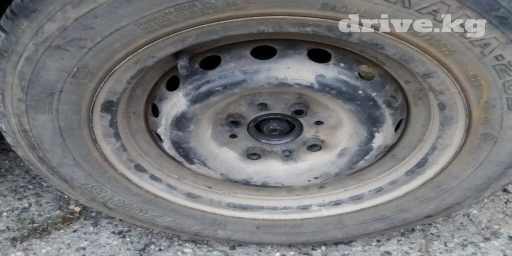 Колеса в сборе 175 / 70 / R 13, Всесезонная, Б/у, Пара, Легковые, Железные, отверстий - 4