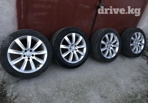 Колеса в сборе 245 / 40 / R 18, Зима, Б/у, Комплект, Легковые, Литые, отверстий - 5