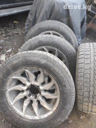 Колеса в сборе 275 / 65 / R 20, Зимняя шипованная, Б/у, Комплект, Внедорожные (АТ/МТ), отверстий - 6