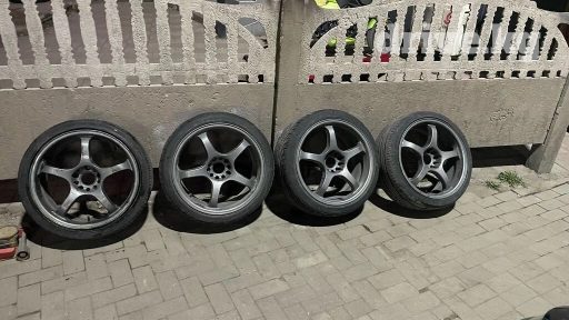 Колеса в сборе 215 / 40 / R 18, Лето, Б/у, Комплект, Легковые, Литые, отверстий - 5