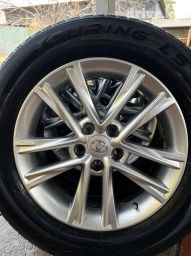 Колеса в сборе 225 / 65 / R 17, Лето, Б/у, Комплект, Легковые, Литые, отверстий - 5