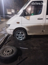 Колеса в сборе 225 / 60 / R 17, Всесезонная, Б/у, Комплект, Литые, отверстий - 5