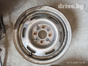 Железные Диски R 13 1 шт, отверстий - 4, Б/у