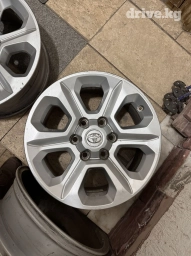 Литые Диски R 17 Toyota, отверстий - 6, Б/у