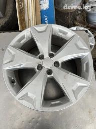 Продаю 4 диска на 17. Стояли на Субару Форестер 2015 года родные. Все