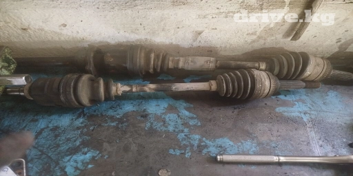 Граната С приводом Toyota 2000 г., Б/у, Оригинал