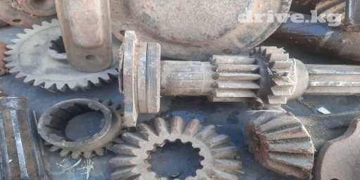 Продаю запчасти на коробку т40 илтз60