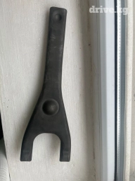 Вилка сцепления Ниссан патруль Y60 + опорная втулка выжимного