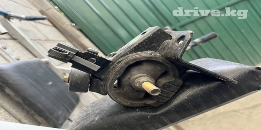 Подушка коробки передач Toyota 2004 г., Б/у, Оригинал, Япония