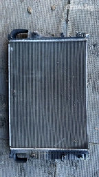 Радиотор охлождения мерседес W221 оригинал, целый ( утечки нет) перед