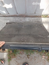 Радиатор охлаждения на делику бензин3.00