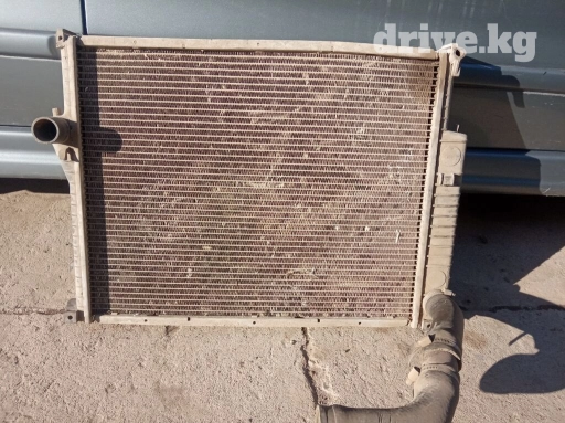 Радиятор вмв Е 34 целый состаяние 5