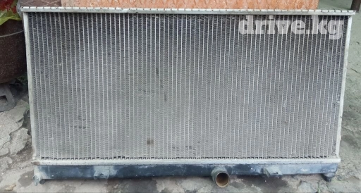 Основной радиатор.Нужно заменить верхний бачок