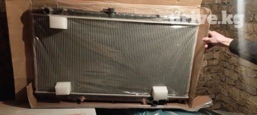 Радиатор на Ниссан Патруль до 2001 года для двигателя 2.8 автомат. Так