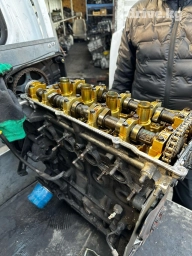 Это мотор привозной Корейские Авто Запчастей все запчасти есть мне