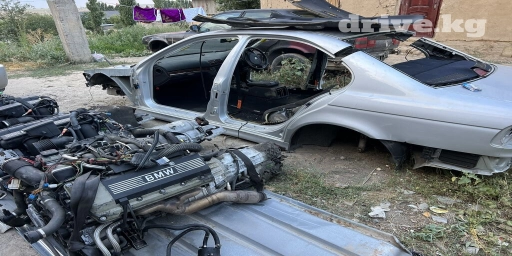 Продаю запчасти на бмв е39 540i и е60 2008 год 525i мотор коробка все