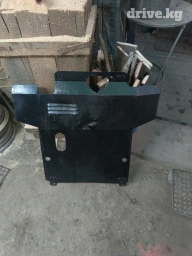 1)- 2)- 3)Железная защита двигателя гольф 3 4)Полки в багажник гольф 3