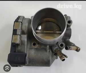 Дроссельная заслонка Audi 2001 г., Б/у, Оригинал, Германия